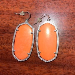 peach kendra scott earrings